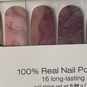 “A Stone’s Throw” Color Street dry nail polish strip set